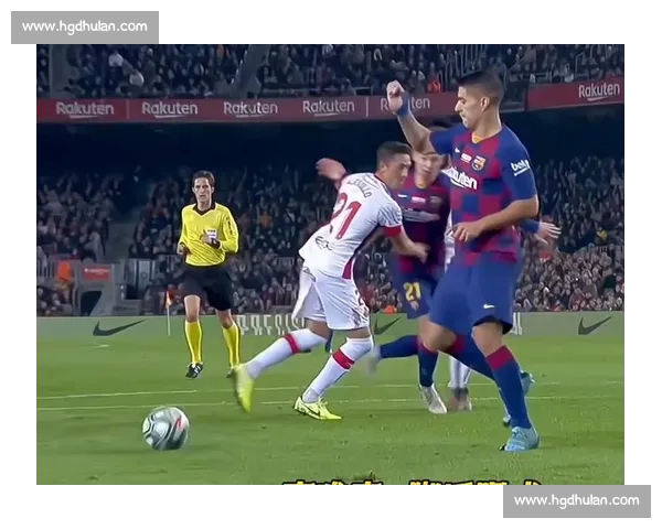 苏亚雷斯 10 大暴脾气瞬间：怒怼队友名场面合集